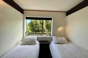 Alquiler Vacacional - private 3brms cabin by Highway 2 w/i seaview n bush, 2km to city, 15km to Welly
