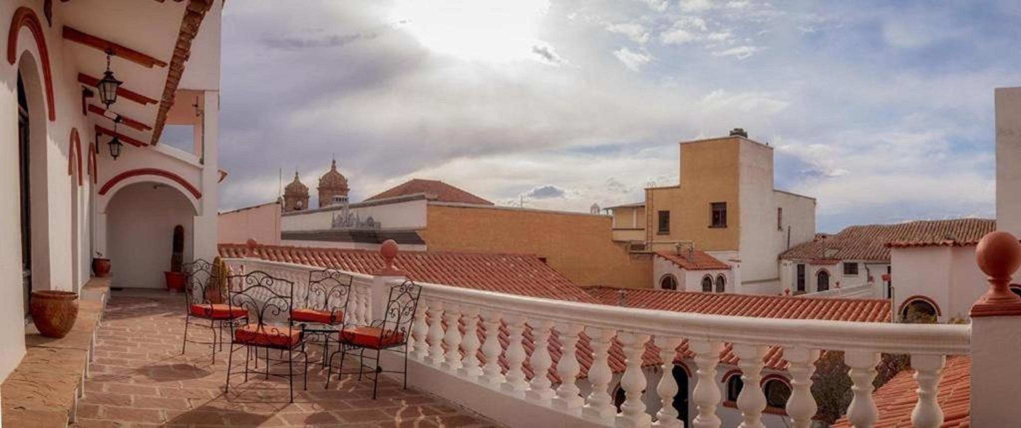Varios Colonial Hostal