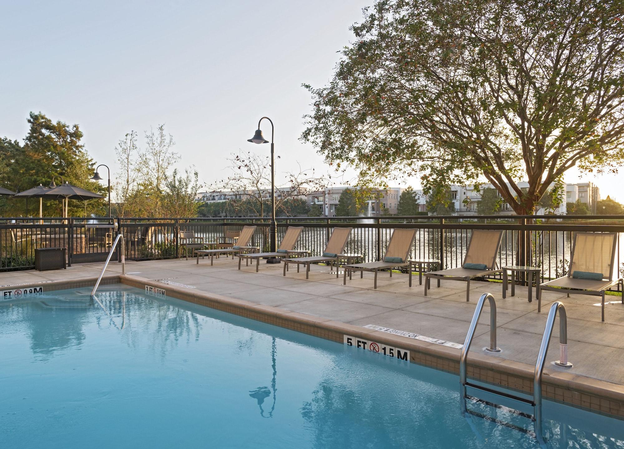 Vista Piscina Courtyard by Marriott Houston Sugar Land/Lake Pointe