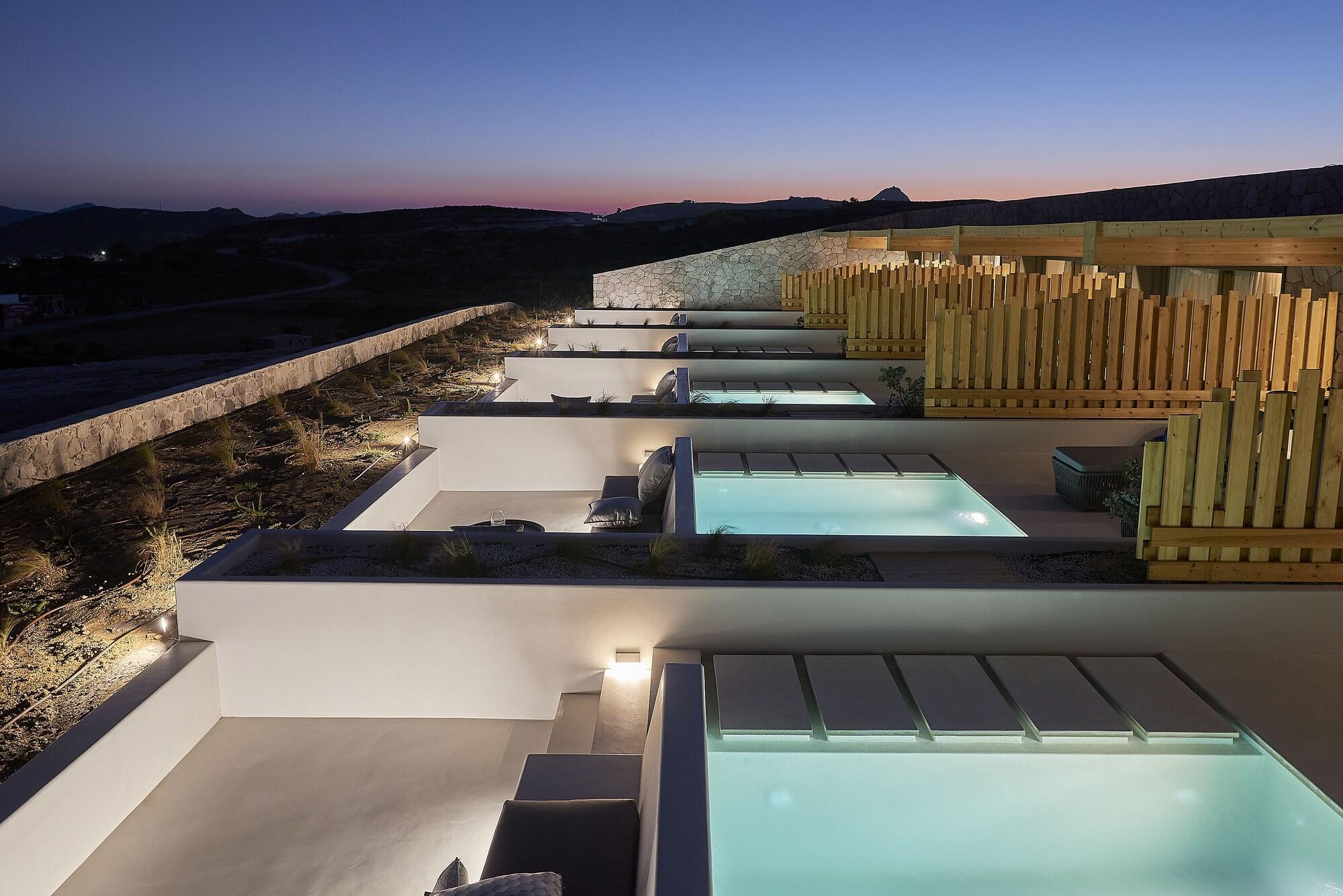 Vista Exterior Cave Suites