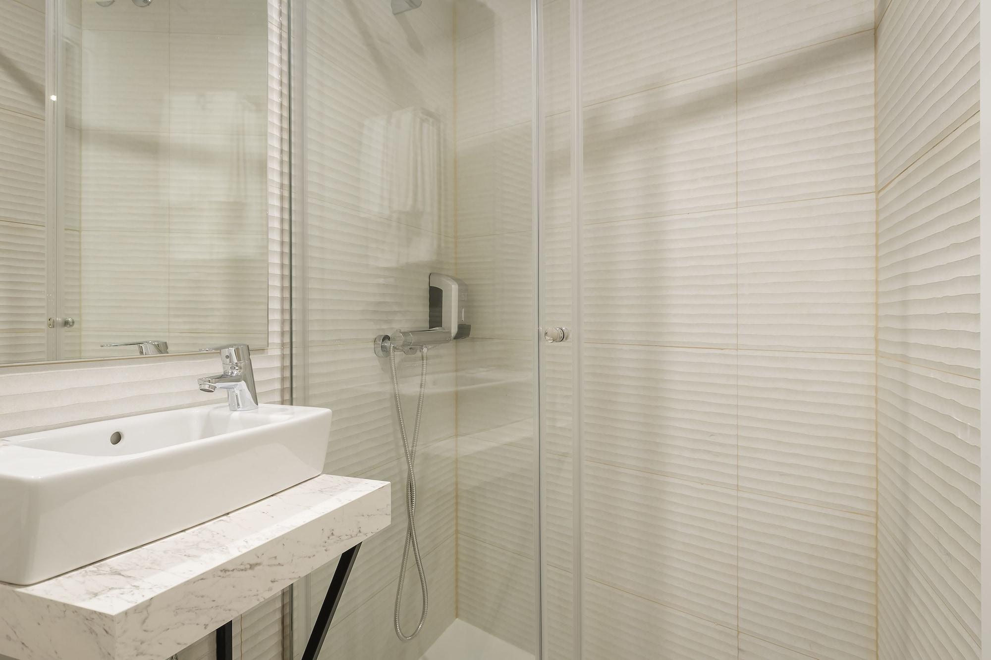Equipamiento de Habitación Hotel YIT Ciudad de Zaragoza​​​​​​​