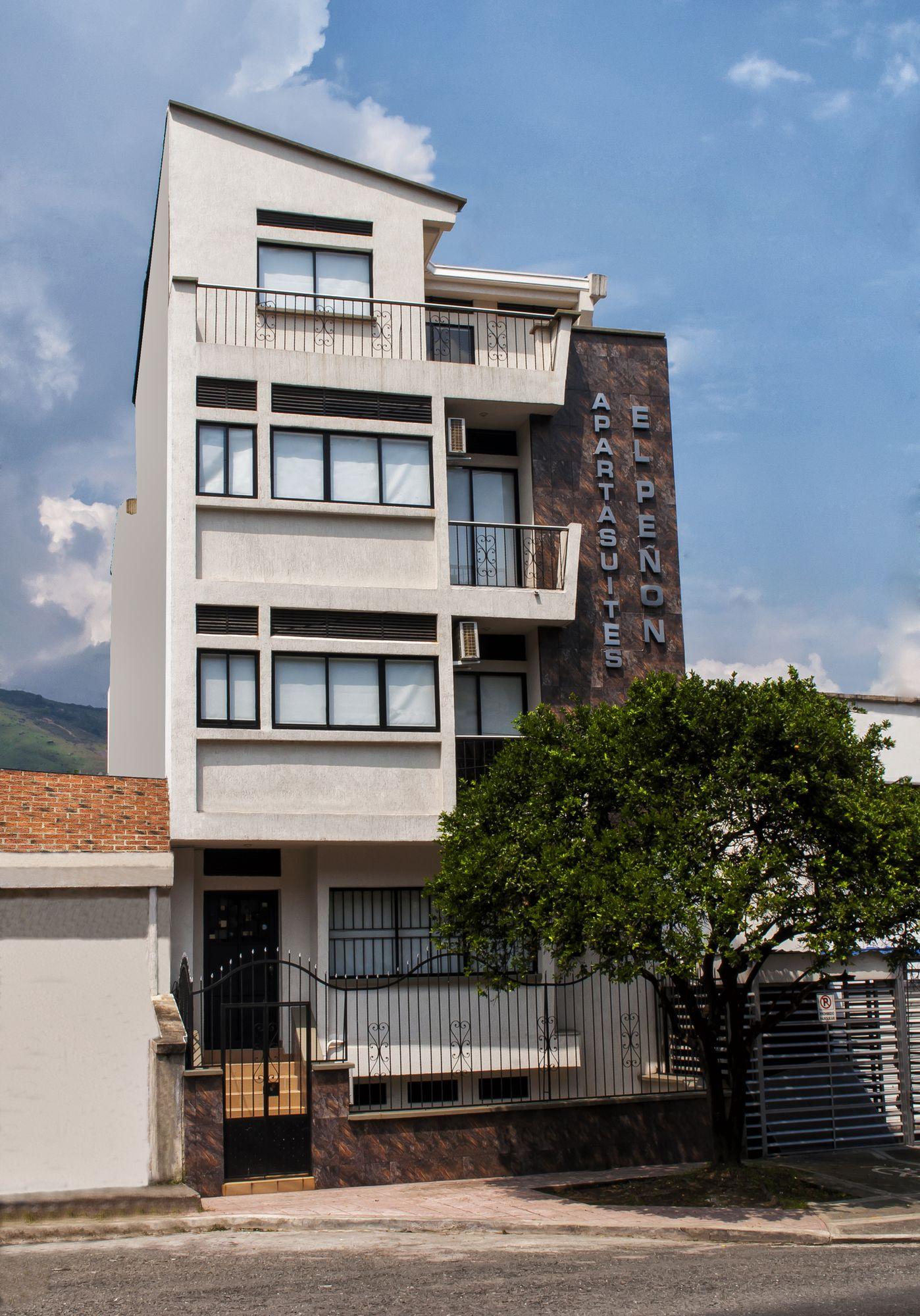 Varios Aparta Suites El Peñón