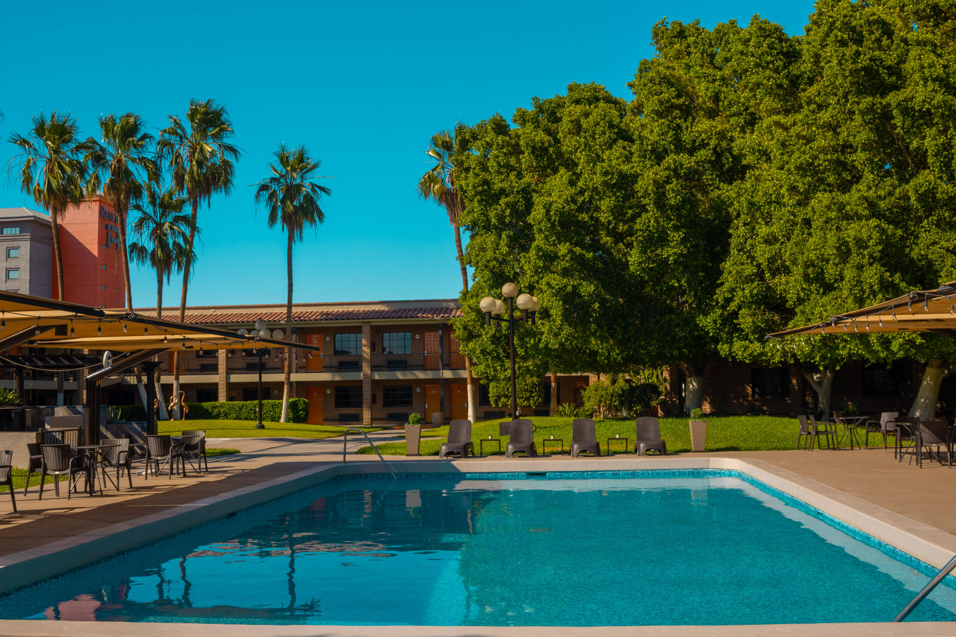 Vista Piscina Hotel Colonial Mexicali