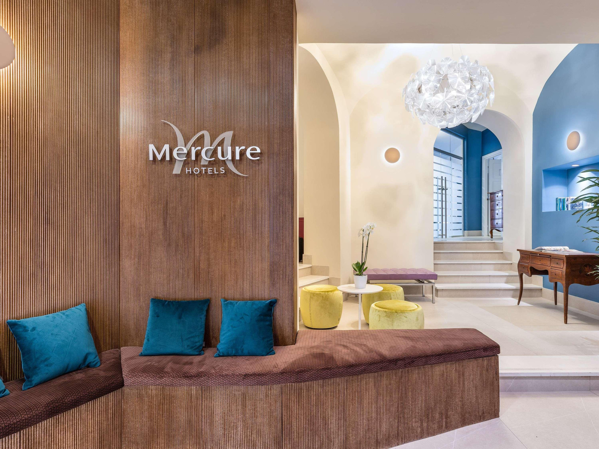 Vista Exterior Mercure Napoli Centro Angioino