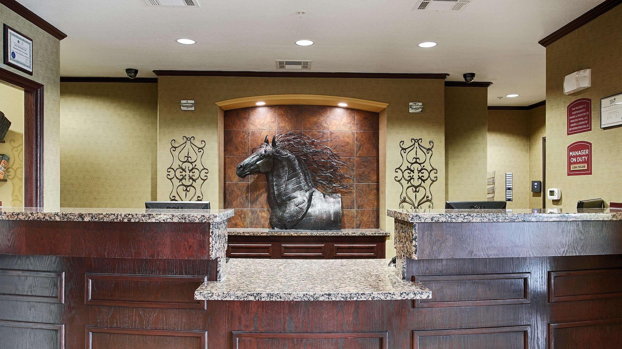 Vista Lobby Best Western Plus Royal Mountain Inn & Suites