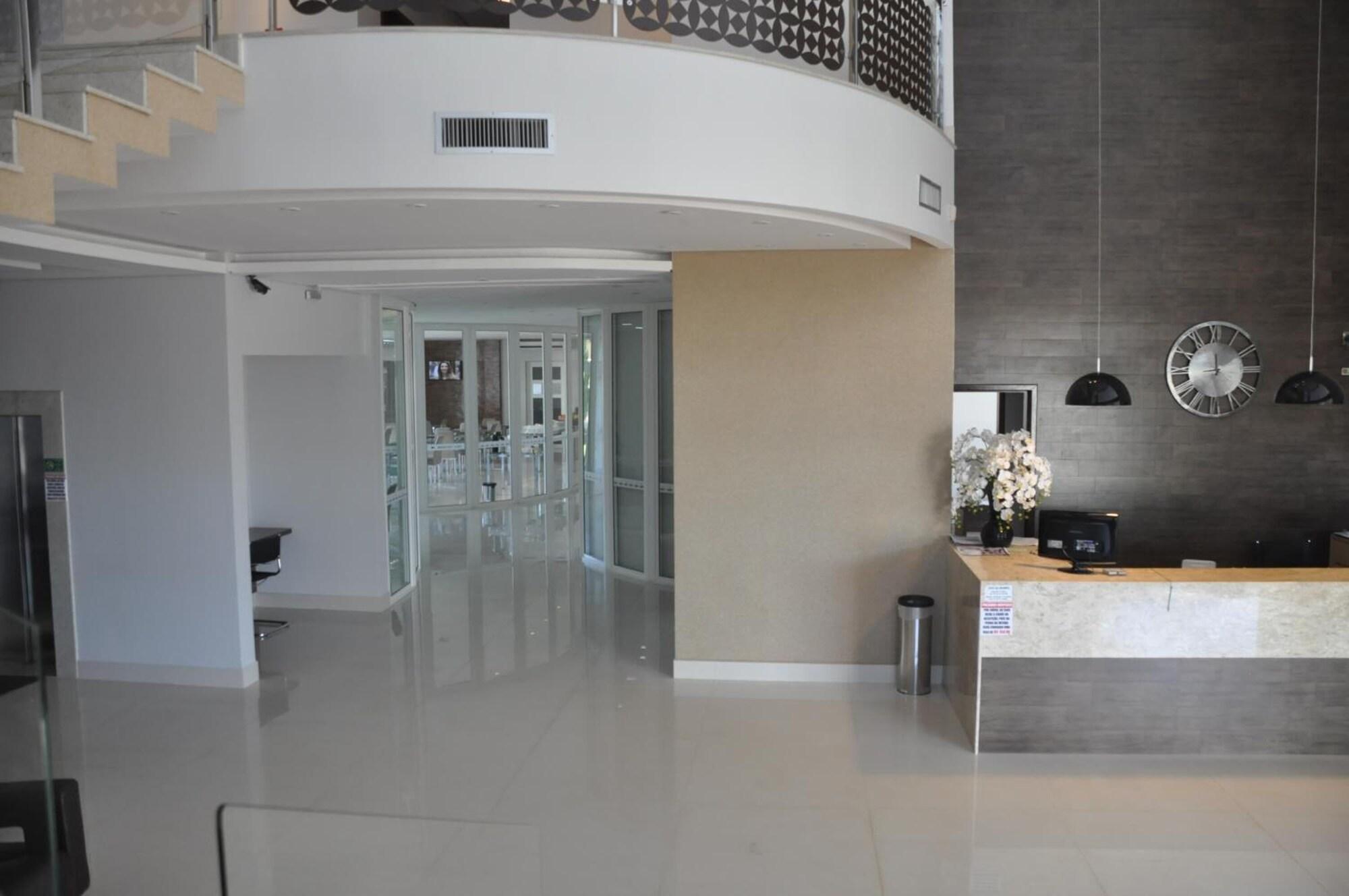 Vista Lobby Kamur Plaza Hotel