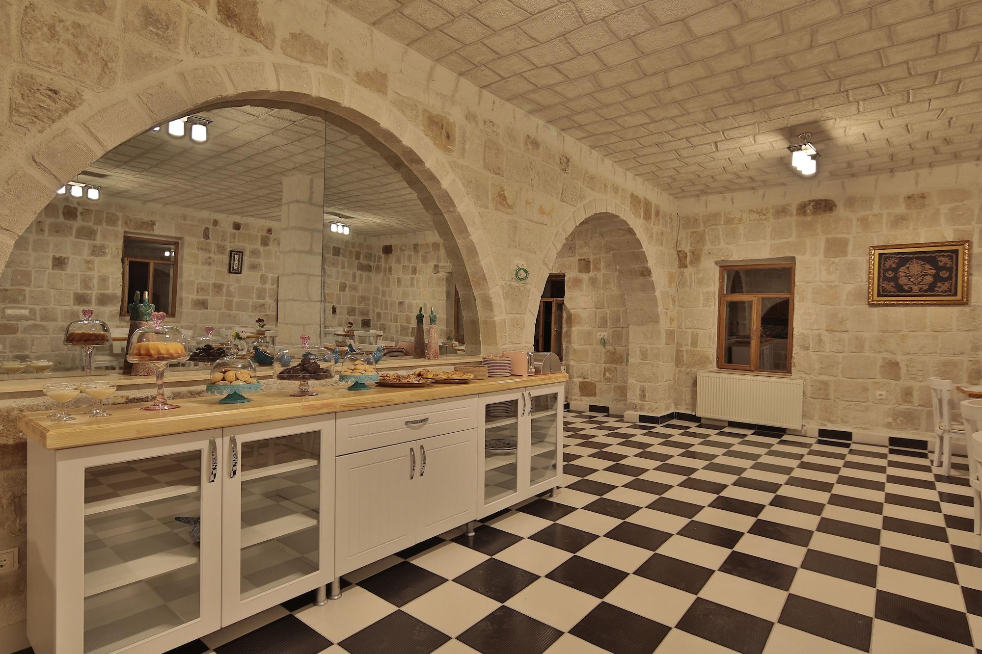 Vista Lobby Jacob's Cave Suites