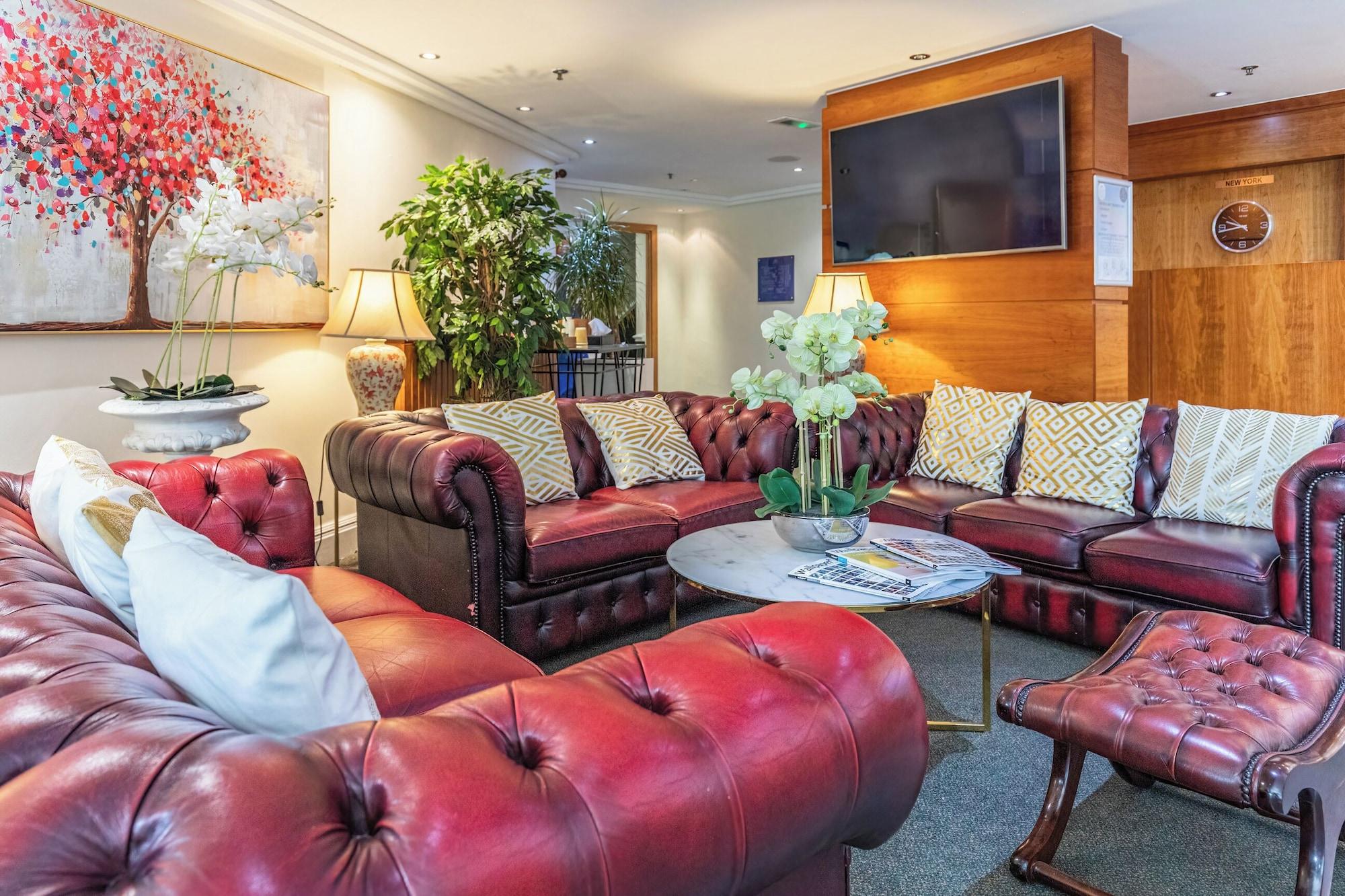 Vista Lobby Meon Valley Hotel, Golf & Country Club