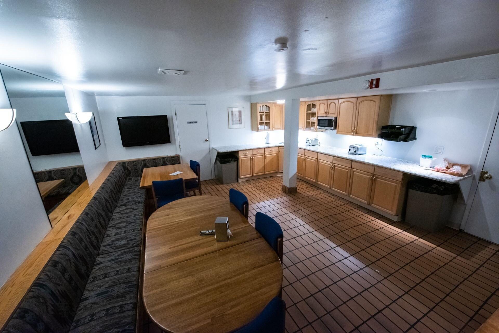 Restaurant St. Moritz Lodge & Condominiums