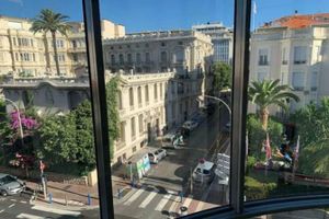 Alojamiento - Goldstar Suites