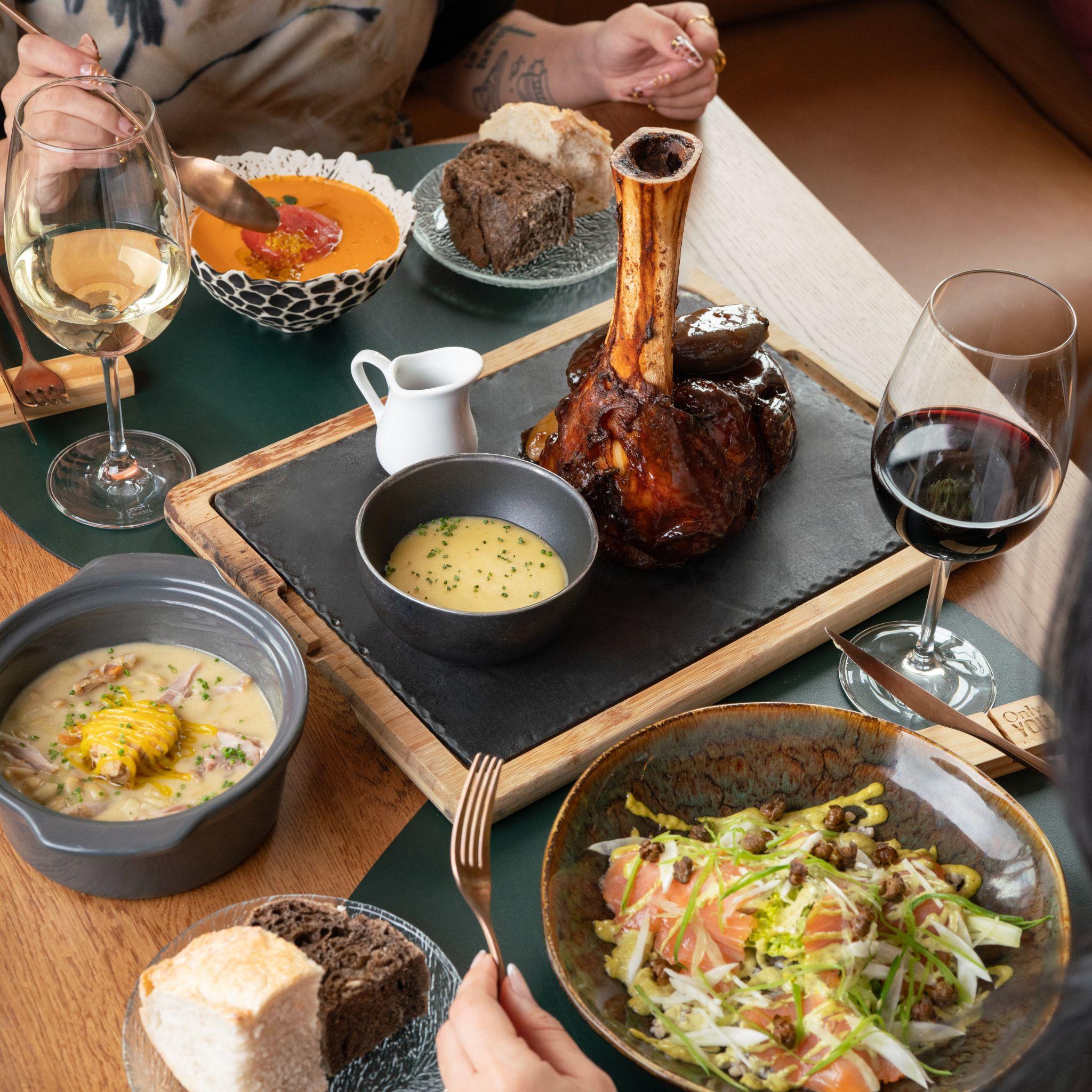 Restaurant Only YOU Hotel Atocha