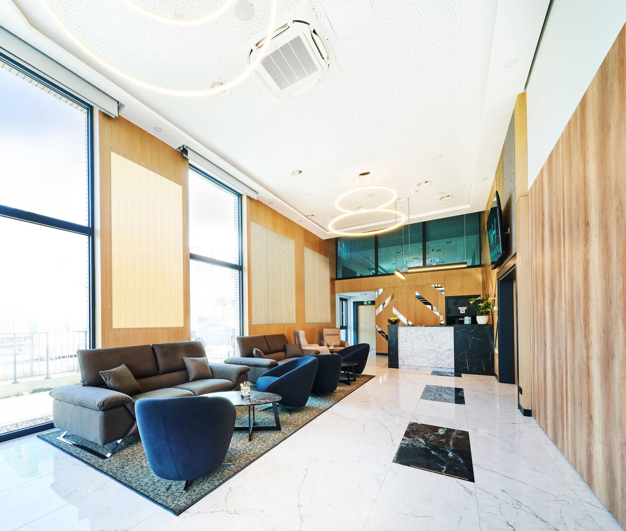 Vista Lobby WENS Hotel