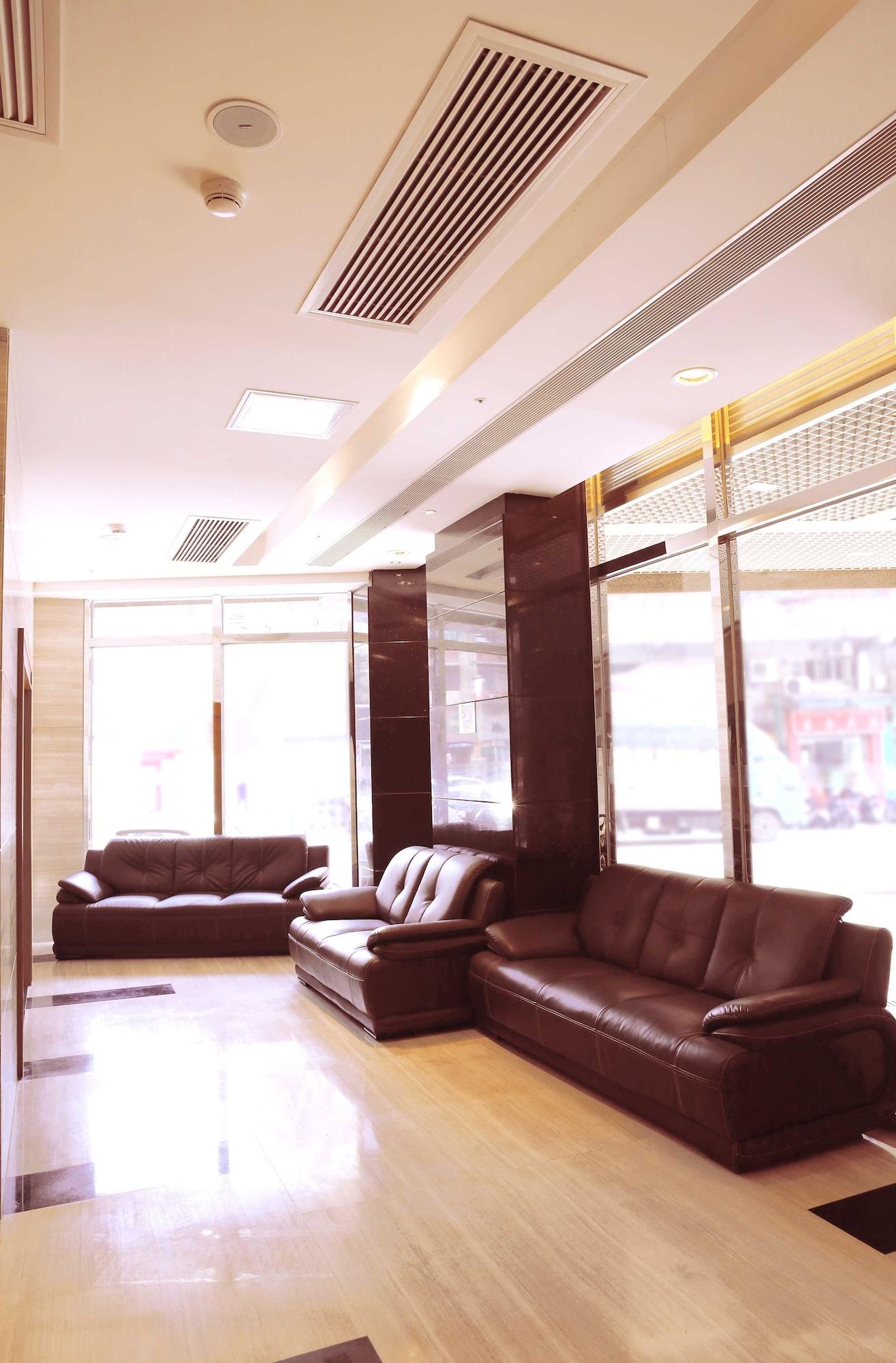 Vista Lobby Grand Harbour Hotel