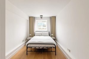 Arriendo temporal - Modern Apartment With Balcony