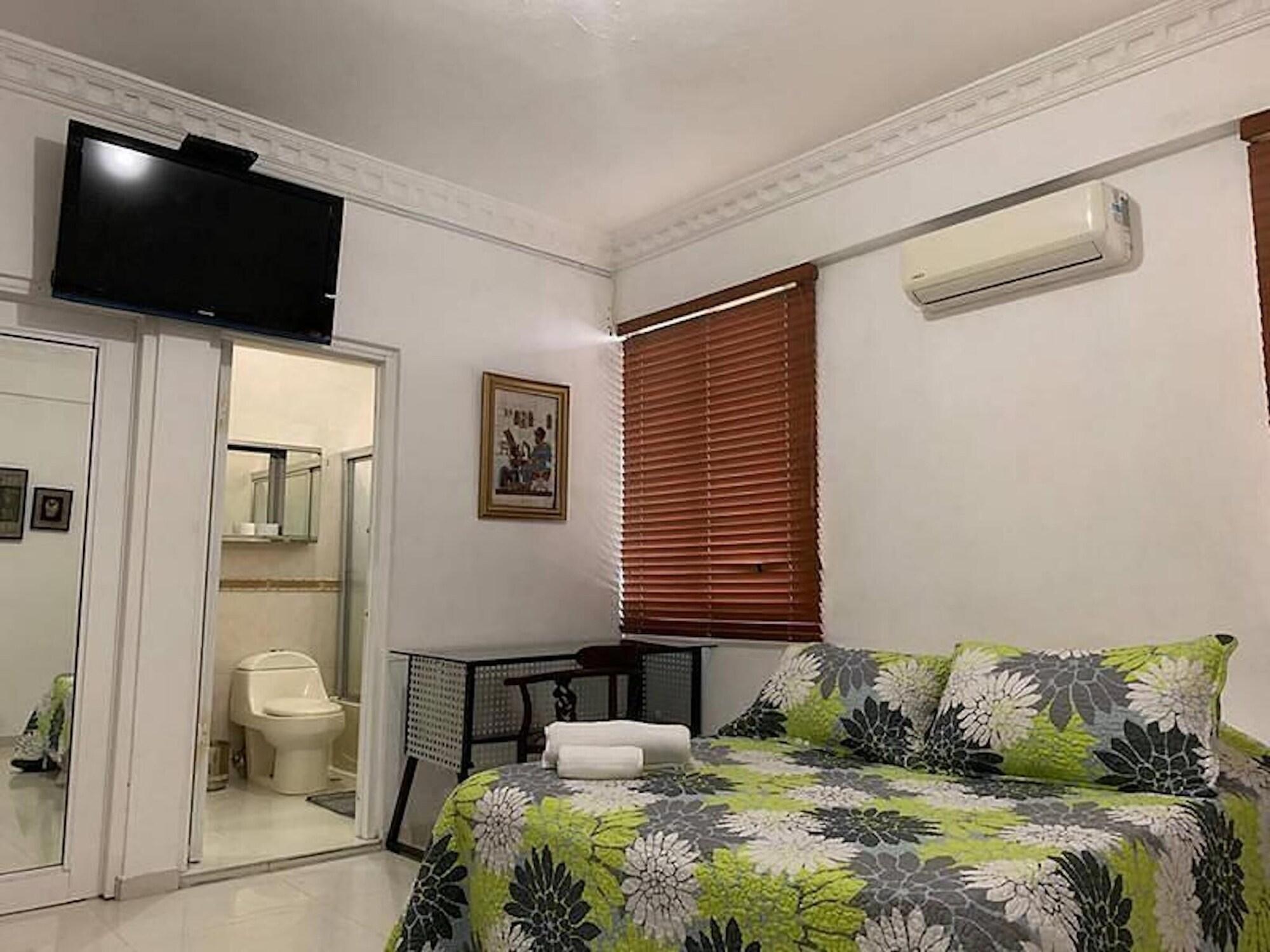 Habitación Room in Condo - Cozy Private Room in El Malecón, Santo Domingo