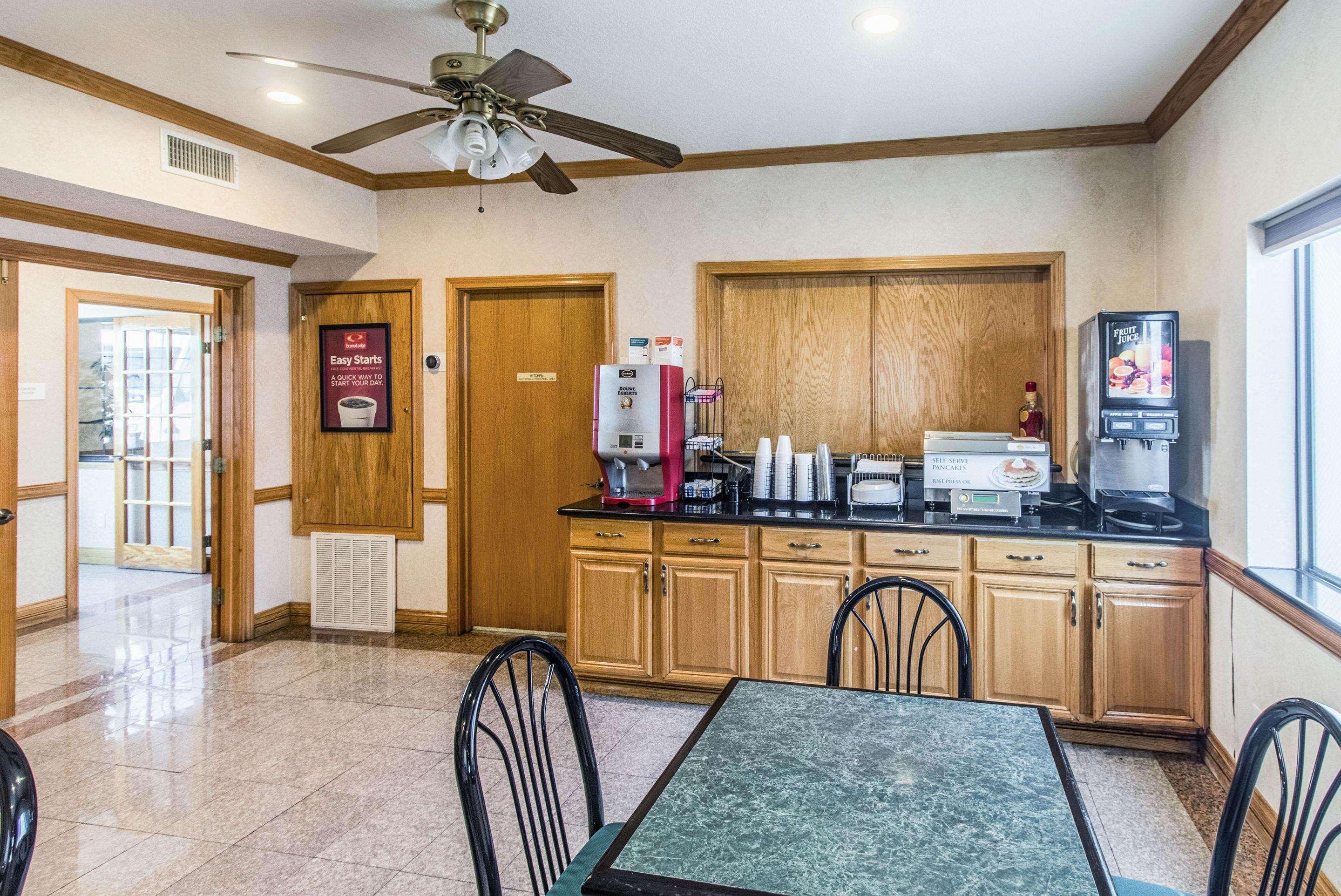 Restaurant Econo Lodge Inn & Suites Corpus Christi