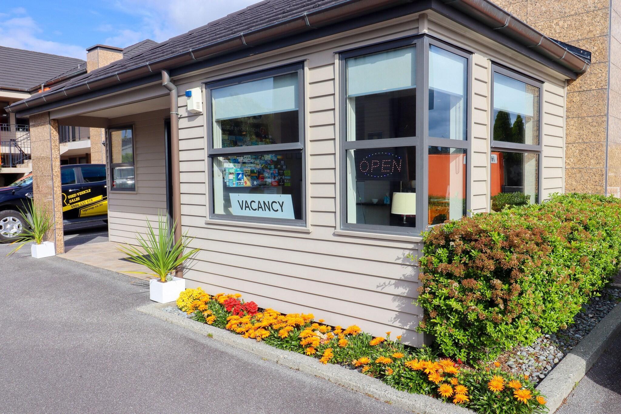 Vista Lobby Coleraine Suites & Apartments