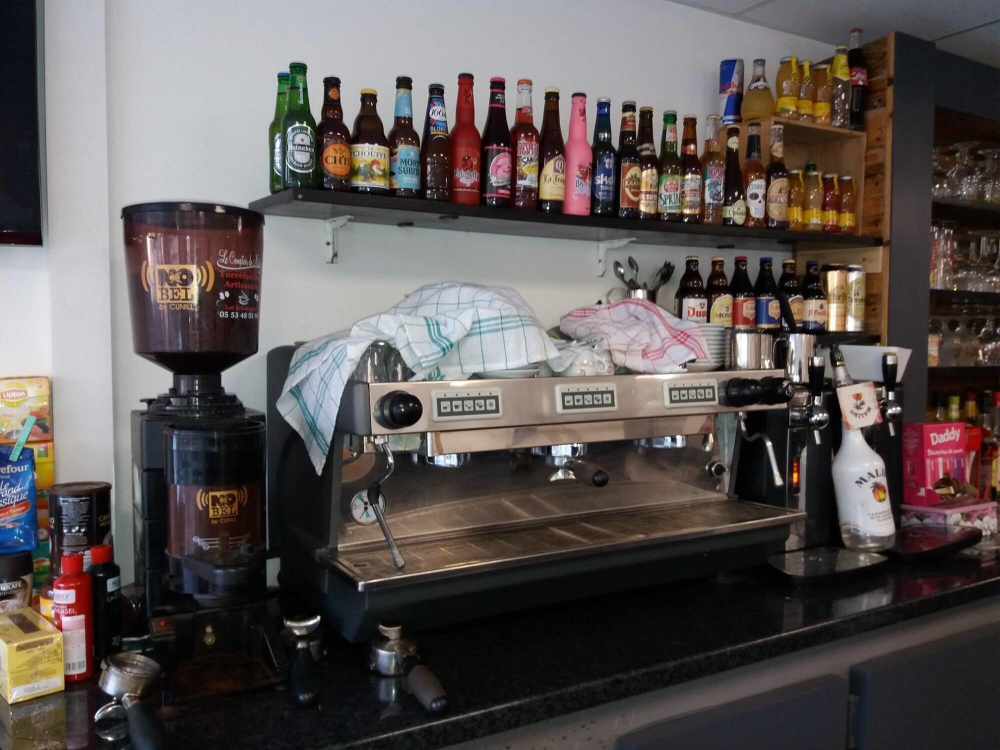 Bar/Salón L'albret CHR