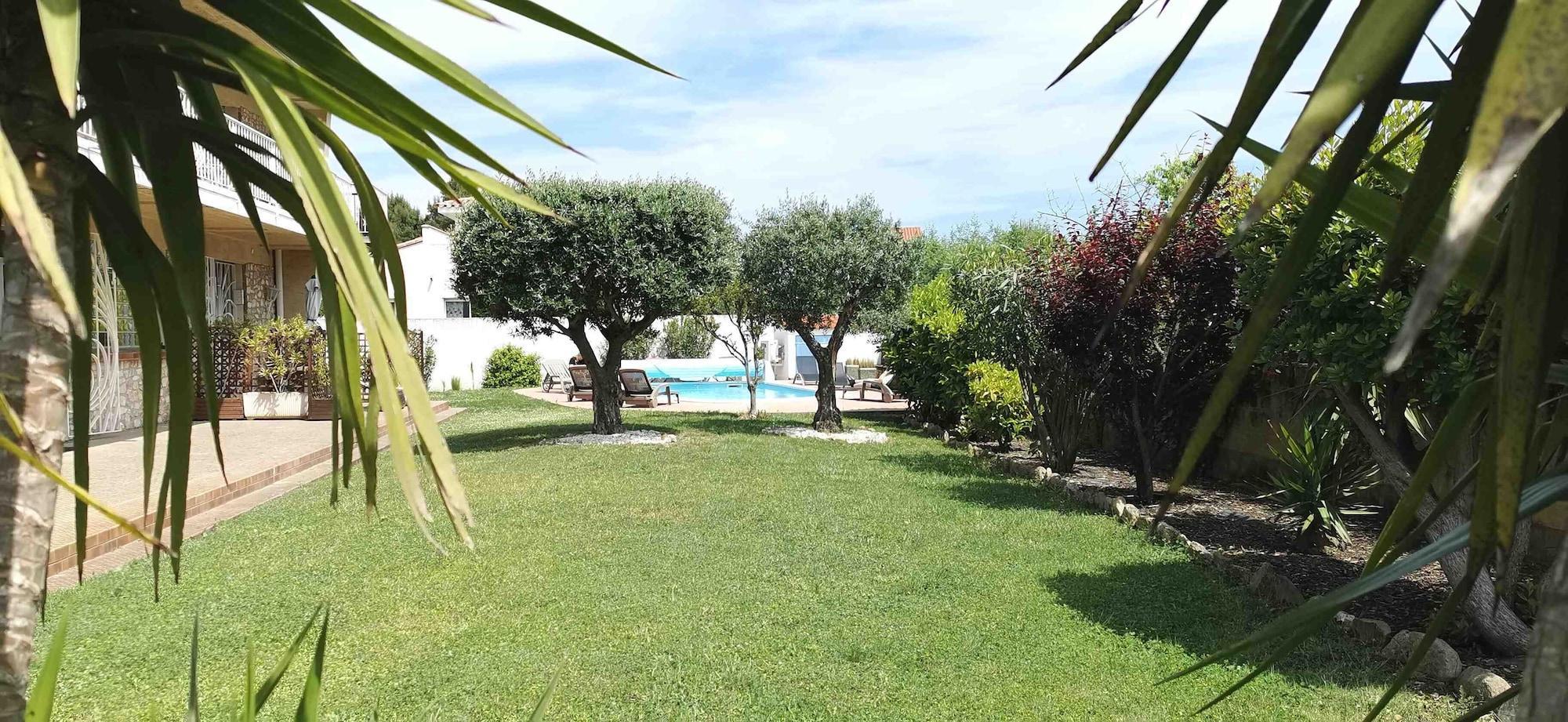 Vista Exterior Al Pati