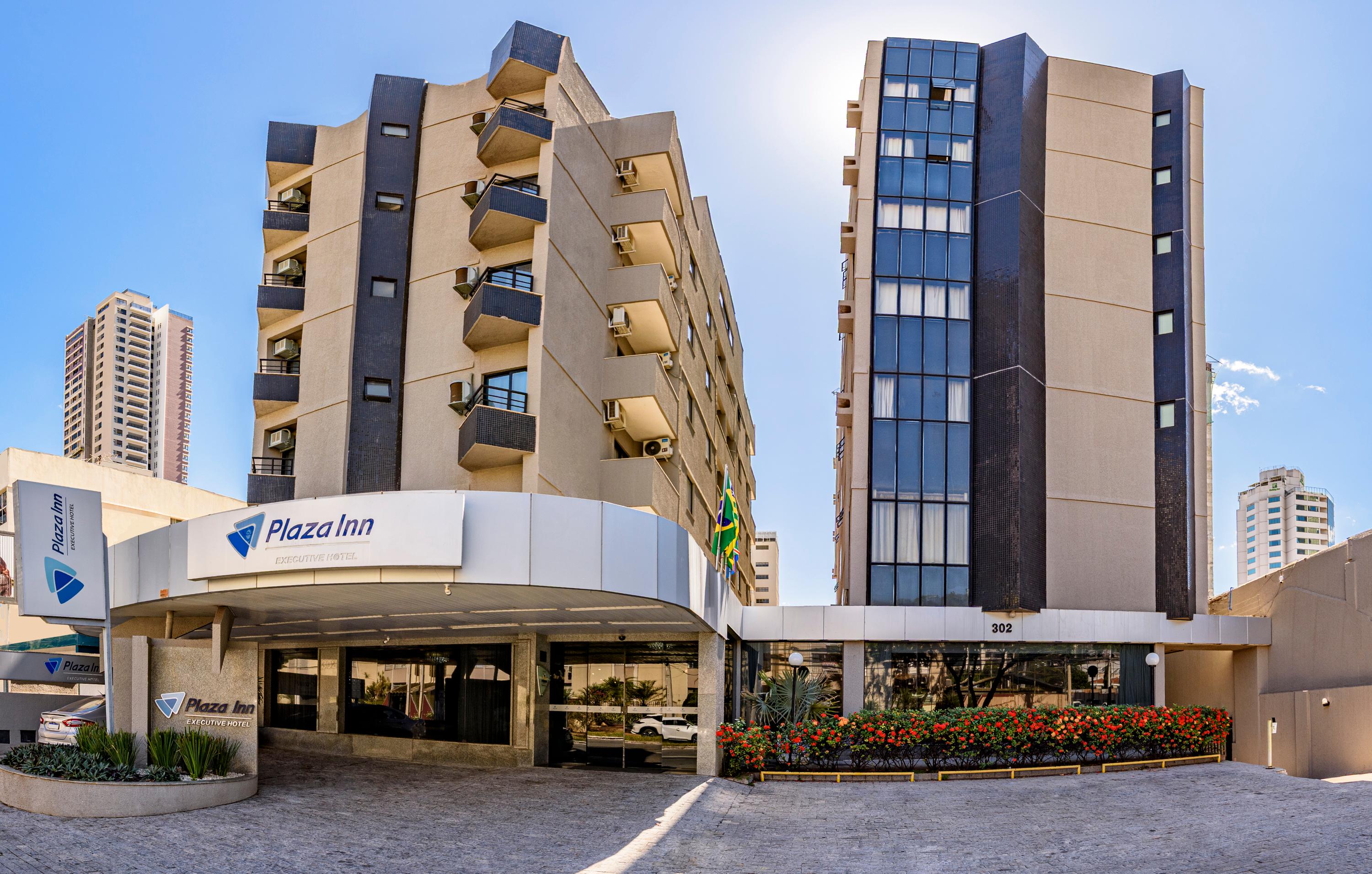 Vista Exterior Plaza Inn Executive