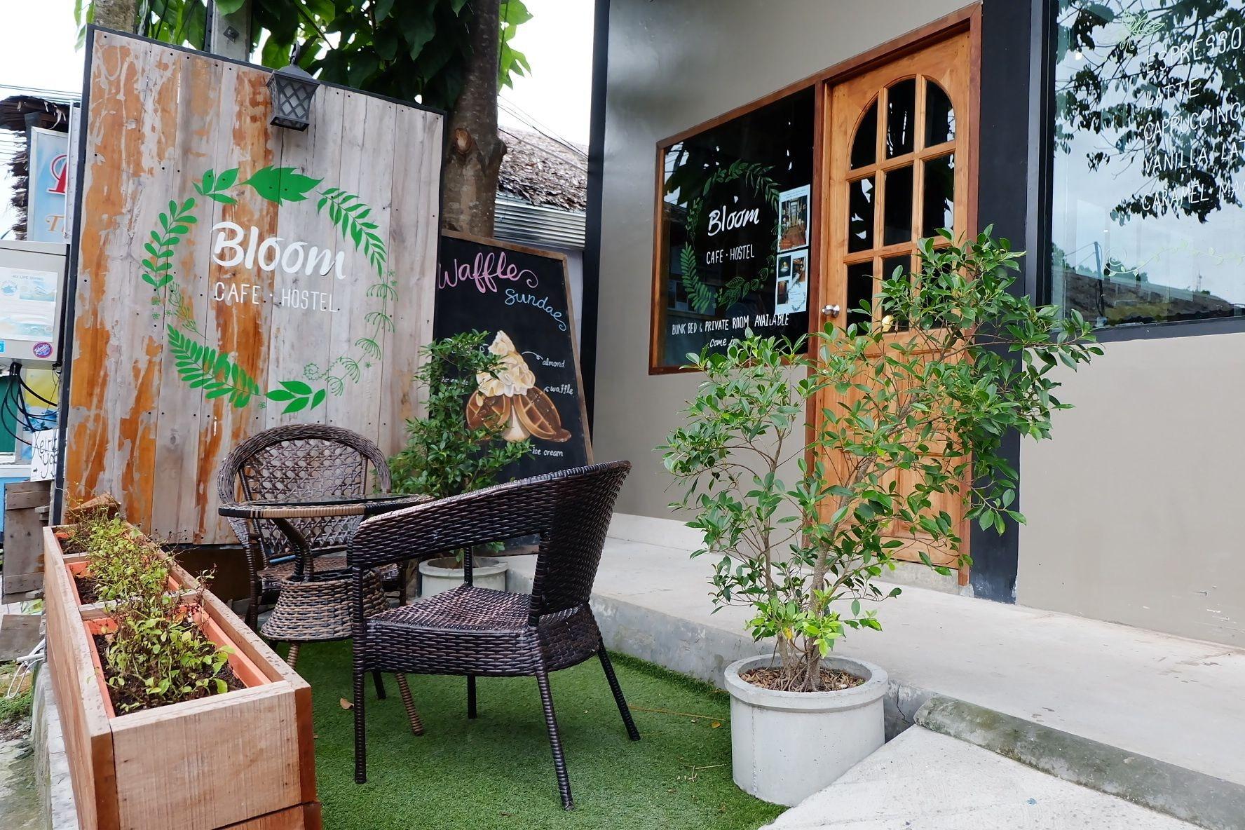 Varios Bloom Cafe & Hostel Lipe