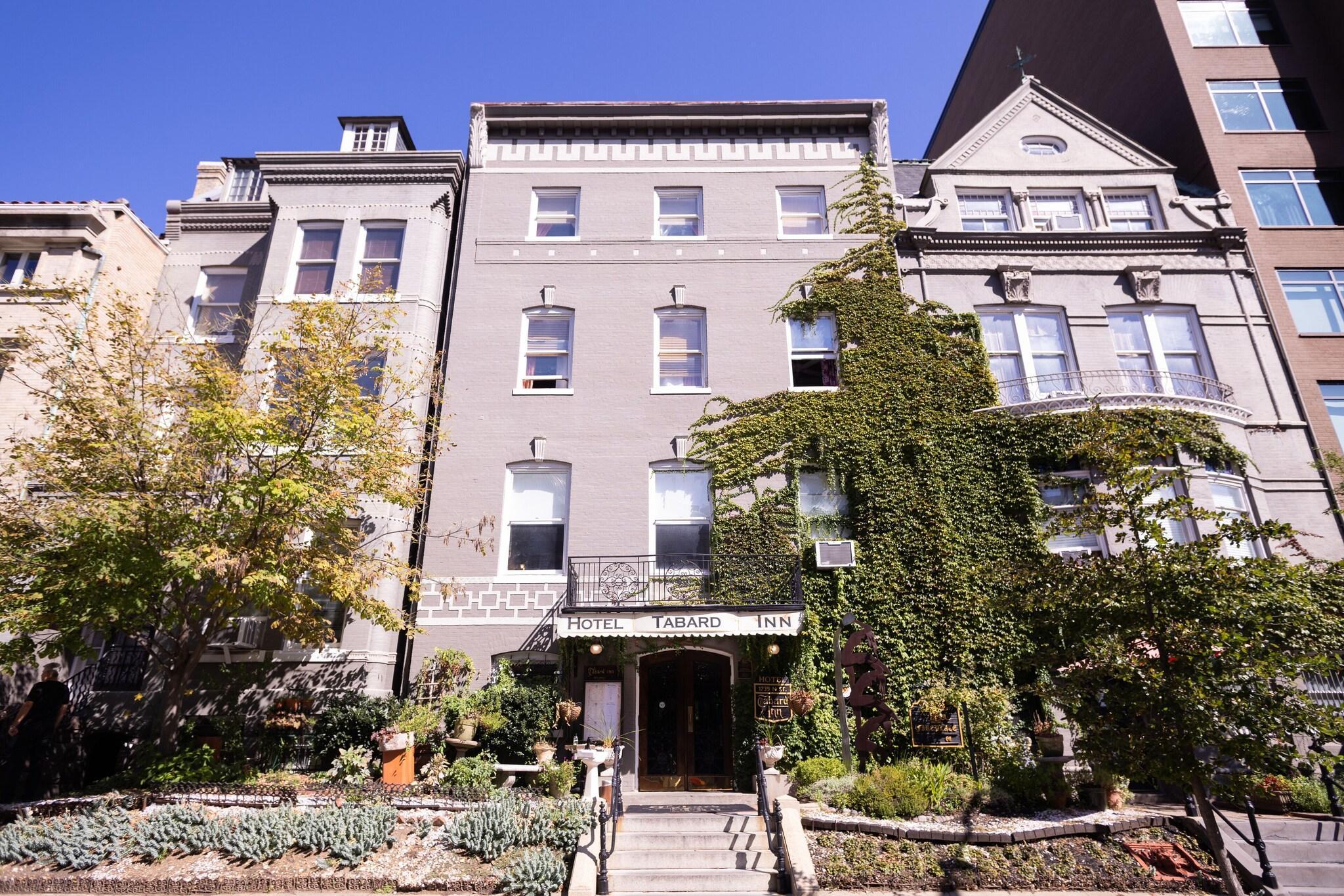 Vista Exterior Tabard Inn