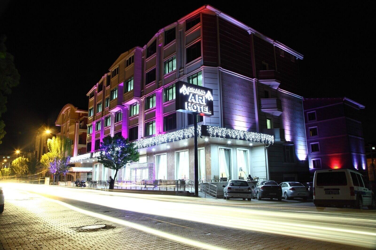 Varios Grand Ari Hotel