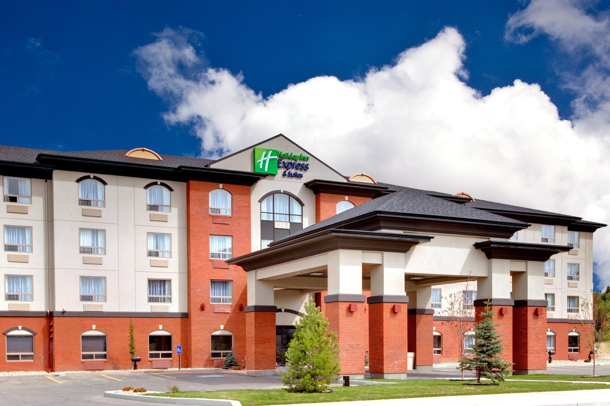 Varios Holiday Inn Express Hotel & Suites WHITECOURT by IHG