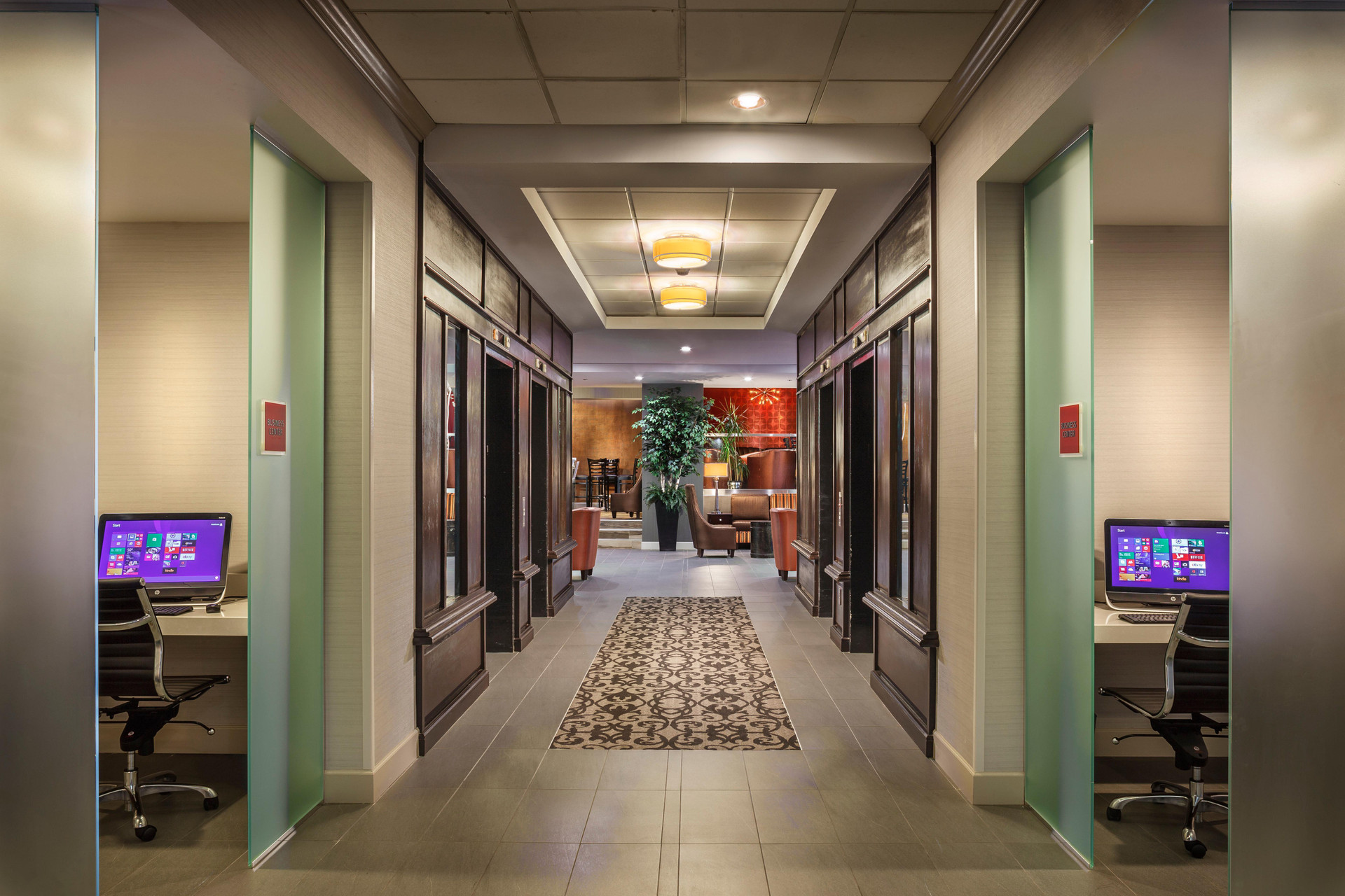 Vista Lobby Crowne Plaza Phoenix Airport - PHX by IHG