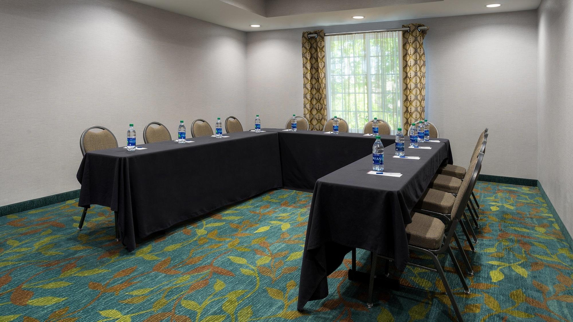 Sala de Reuniones Candlewood Suites Grove City - Outlet Center by IHG