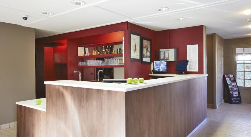 Vista Lobby Campanile Avallon