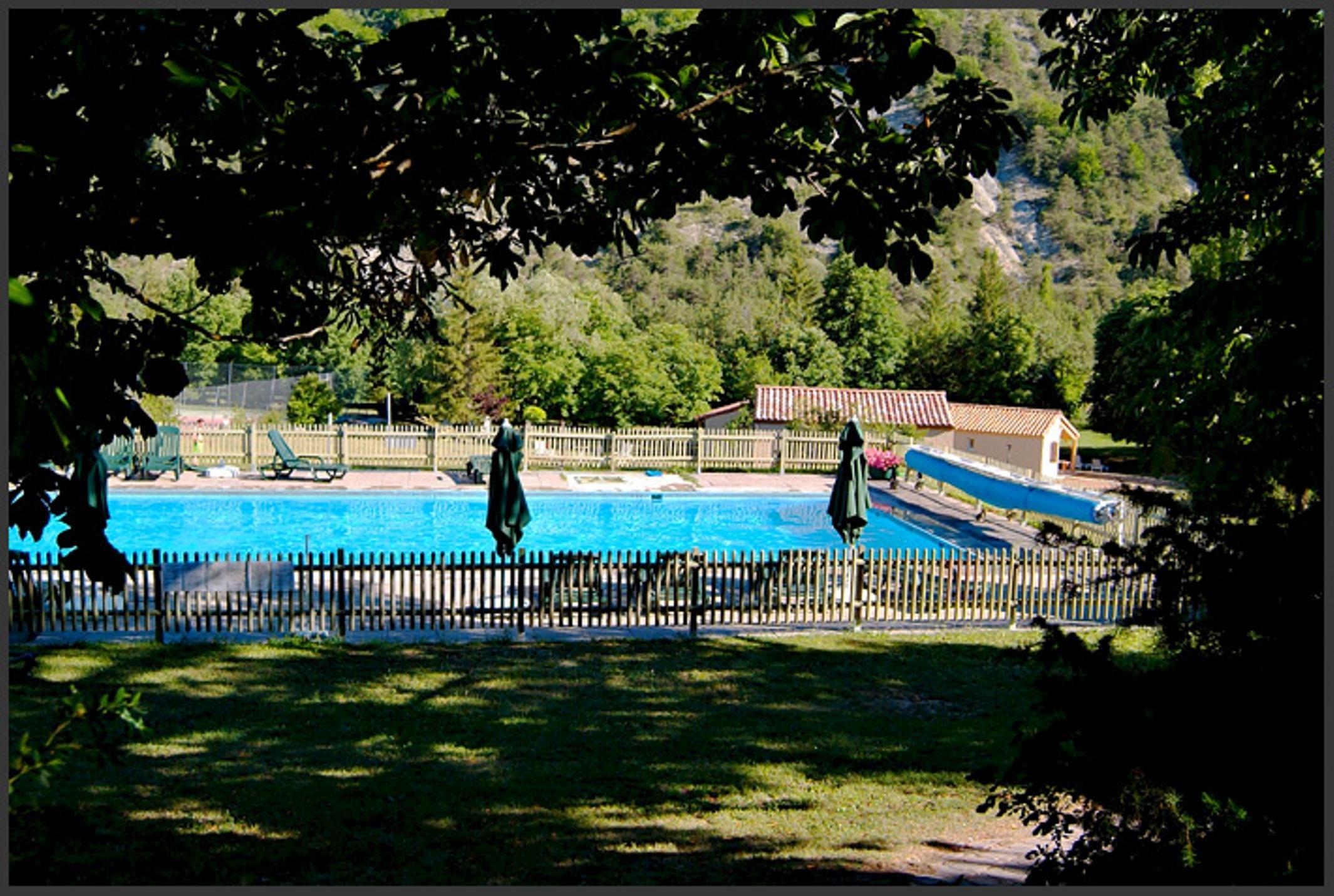 Vista Piscina Logis Hotel le Ceans