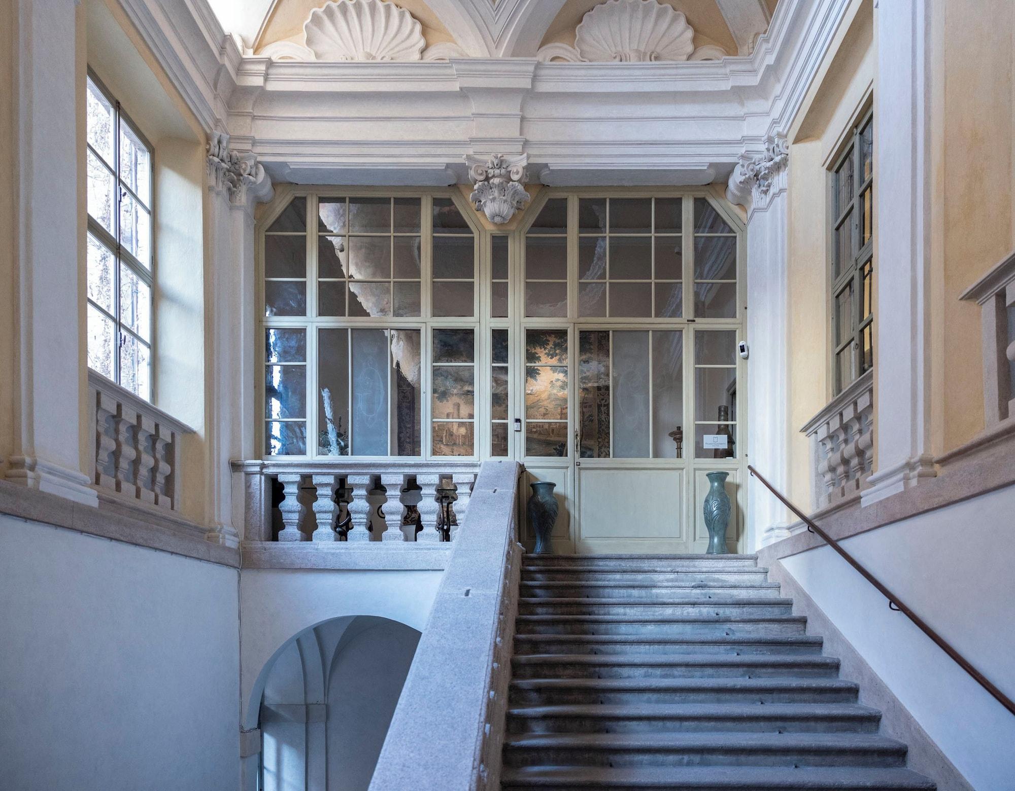 Varios Palazzo Giacometti Suites