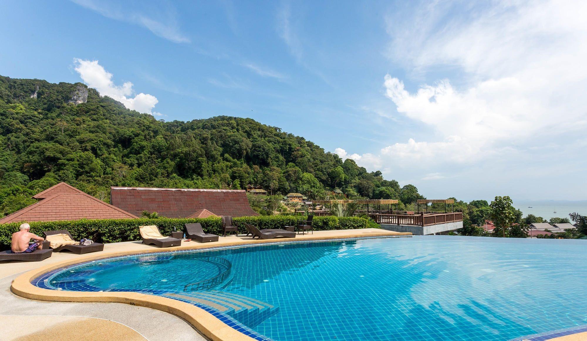 Vista da piscina Railay Phutawan Resort
