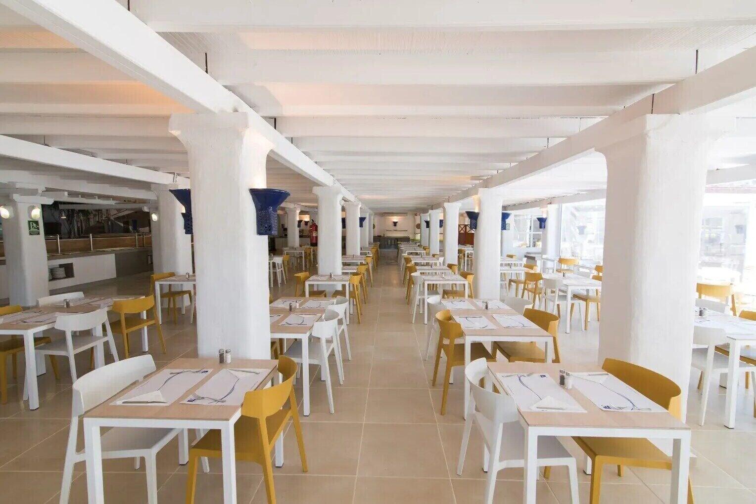 Restaurant FERGUS Style Punta Arabi