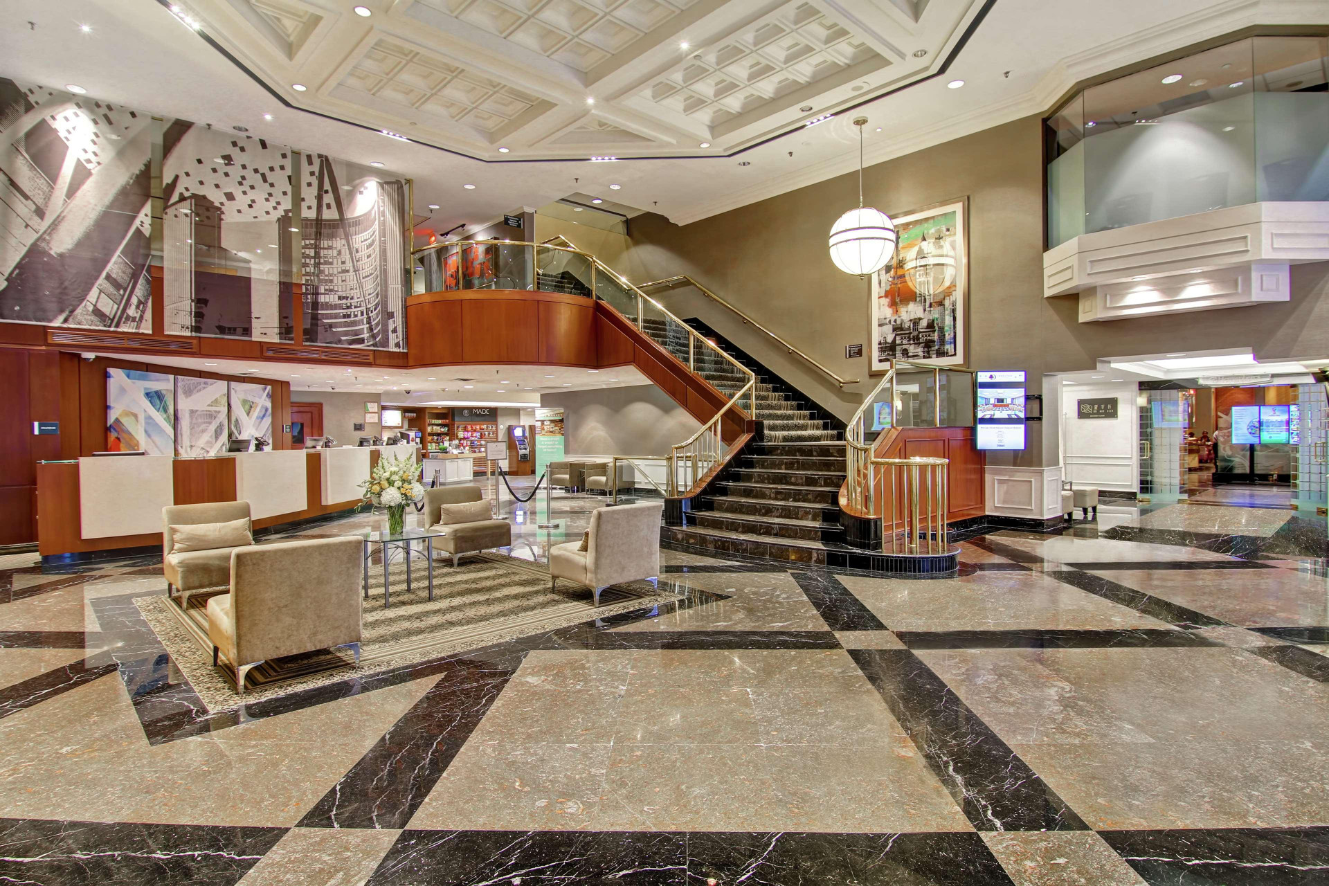 Vista Lobby DoubleTree by Hilton Hotel Toronto Downtown