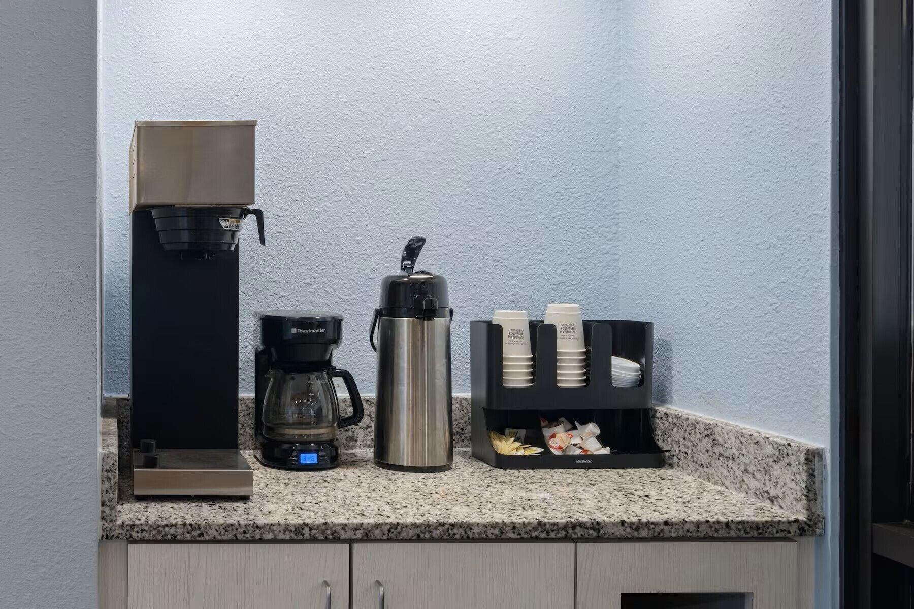 Restaurant Days Inn by Wyndham Charlotte University