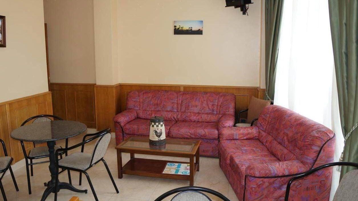 Vista Lobby Hotel LARRY