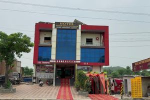 Alojamiento - HOTEL SATYAM SHIVAM SUNDARAM