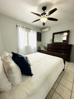 Alquiler Vacacional - Cozy Tropical Paradise with Serene Backyard