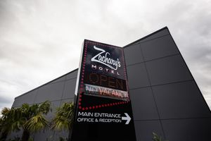 Alojamiento - Zachary's Motel