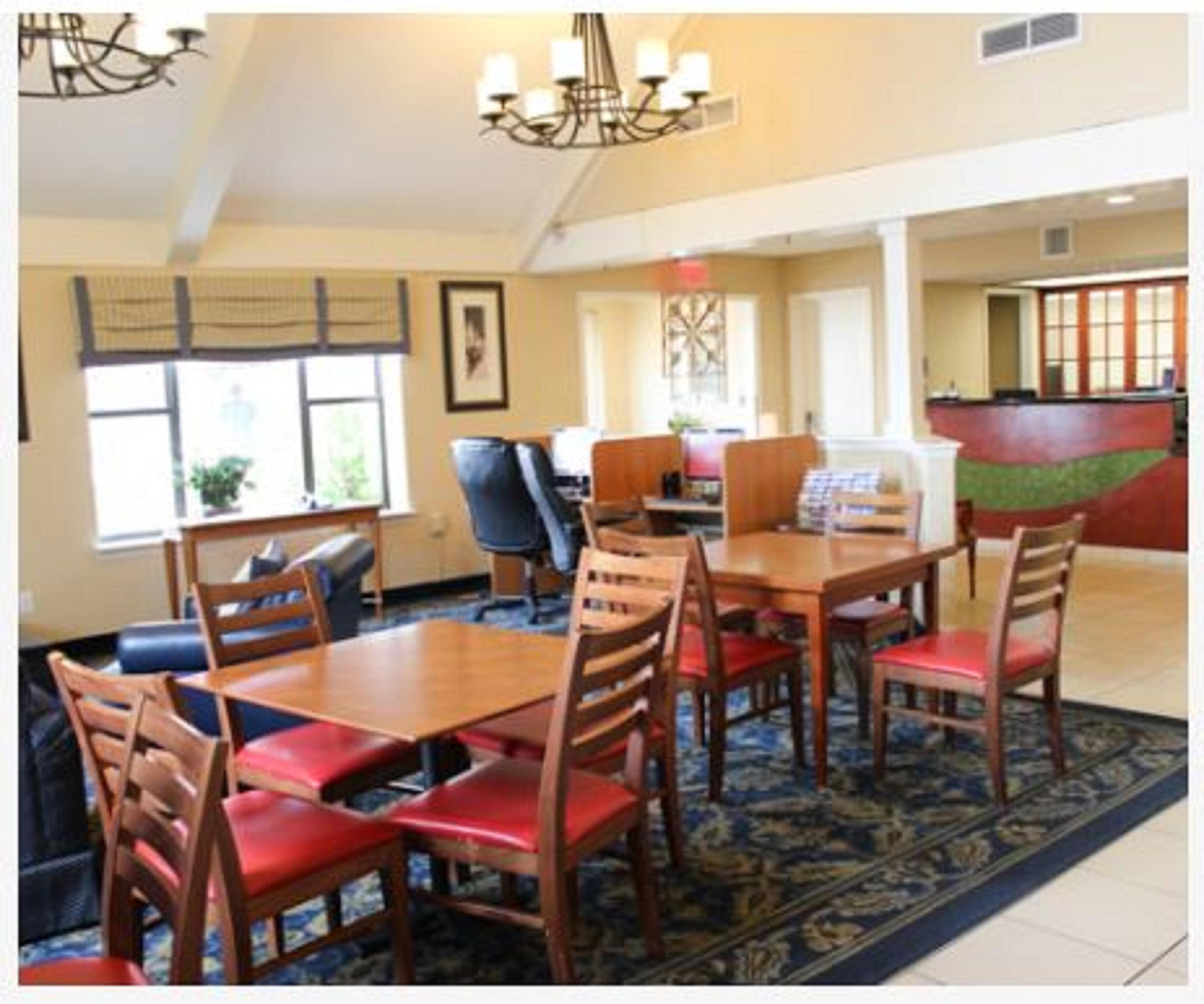 Vista Lobby Doral Inn & Suites Miami Airport West
