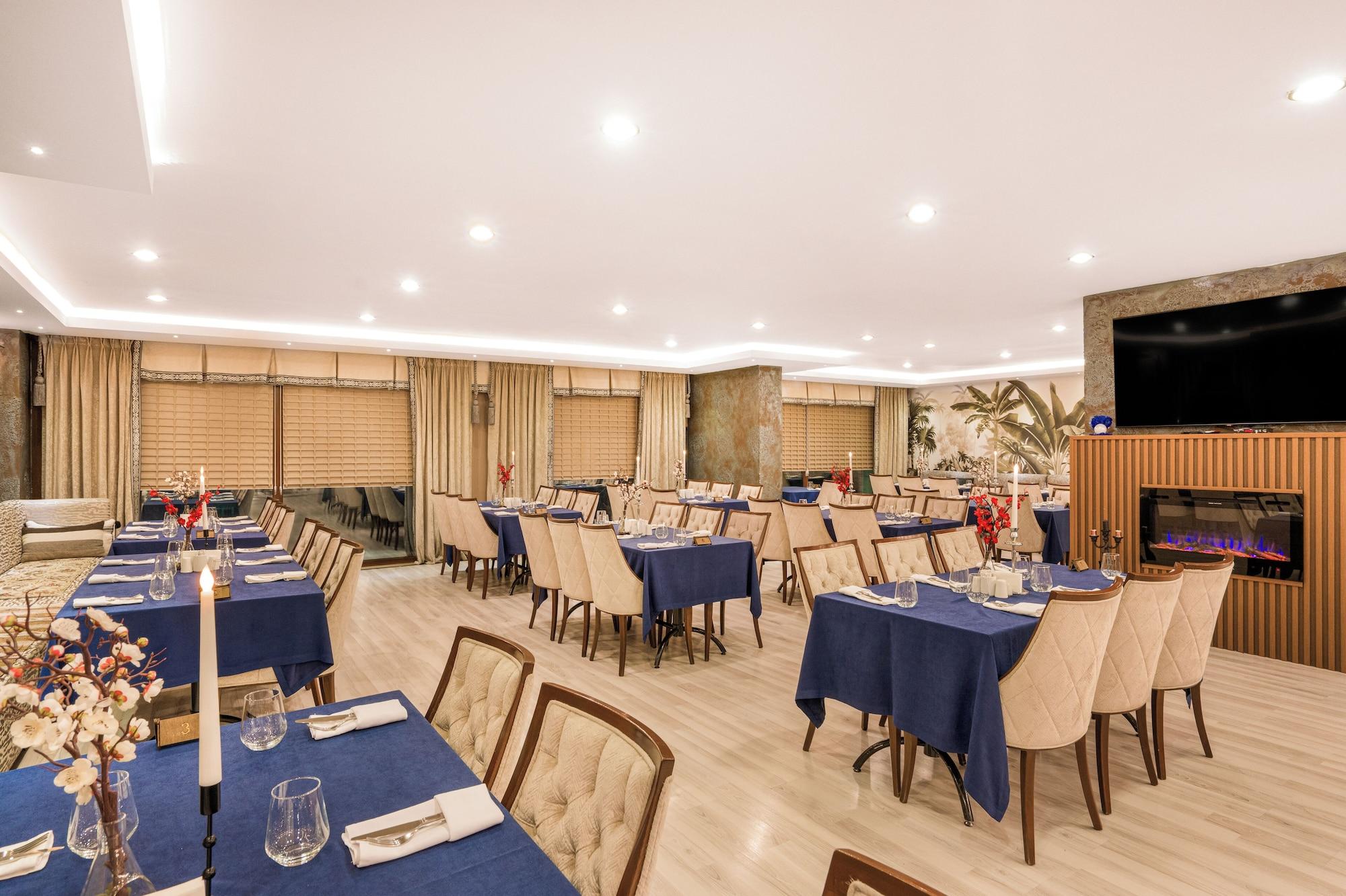 Restaurant Grand Ani Hotel