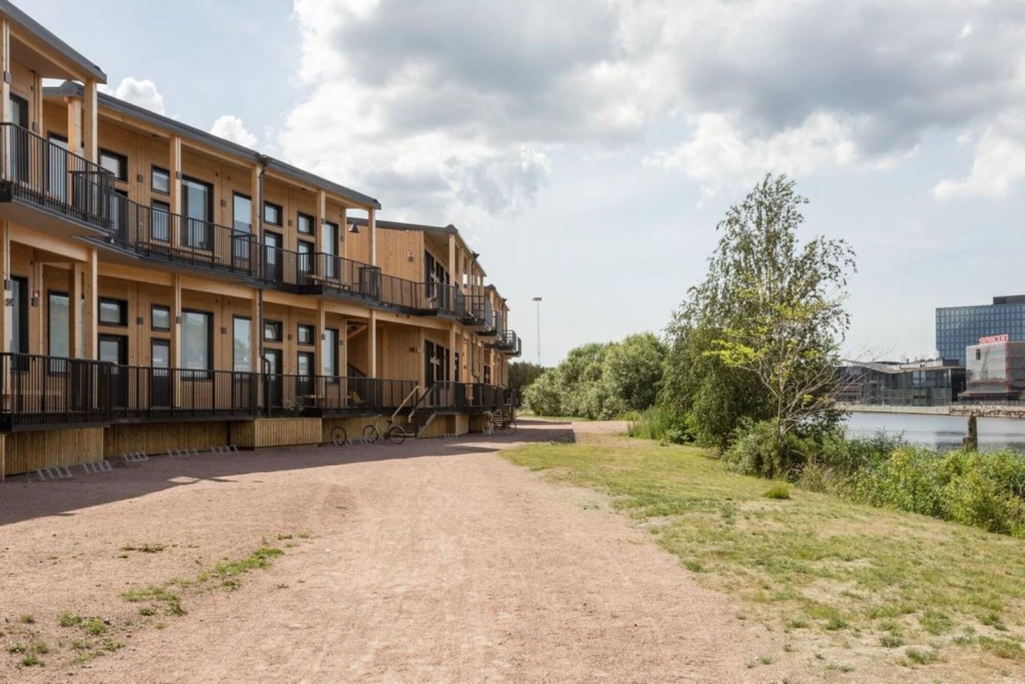 Vista Exterior Waterfront Cabins