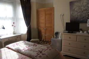 Alojamiento - Athena Guest House