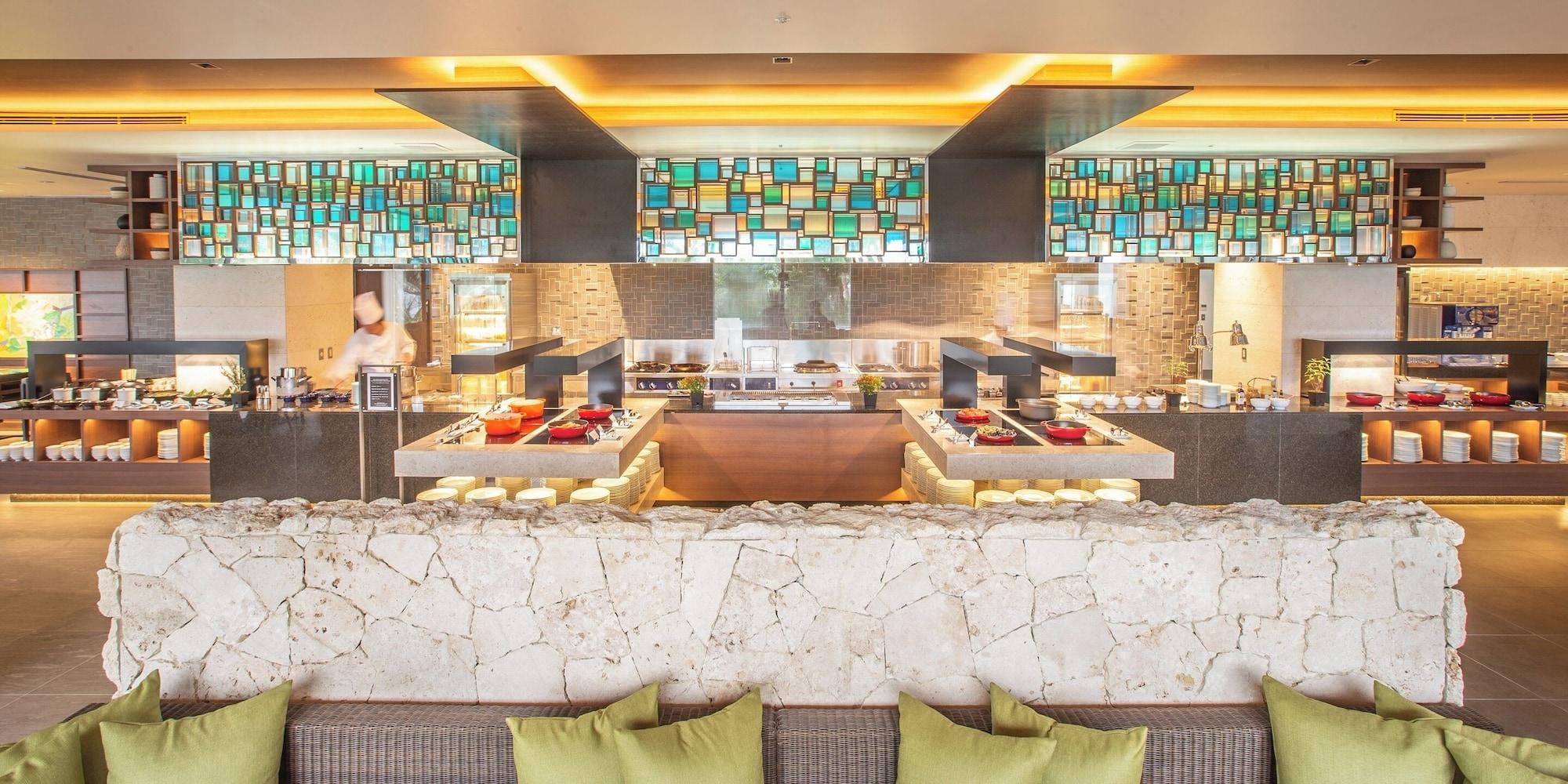 Restaurant Hyatt Regency Seragaki Island Okinawa