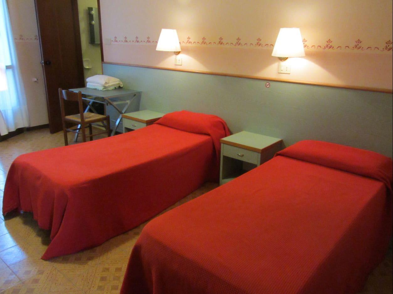 Varios Locanda Gaia