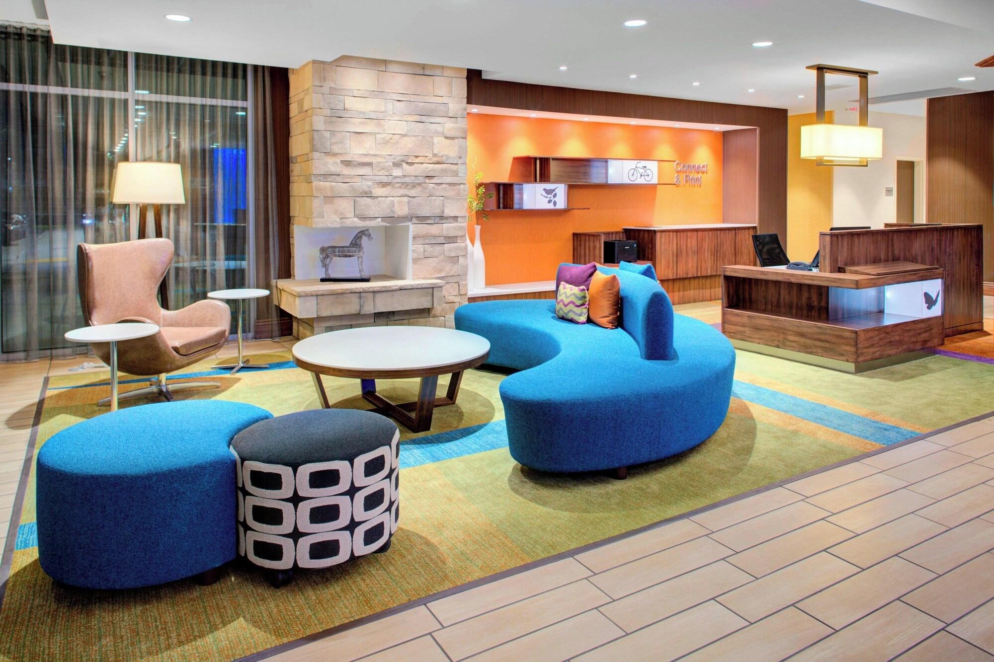 Vista Lobby Fairfield Inn & Suites by Marriott Bakersfield North/Airport