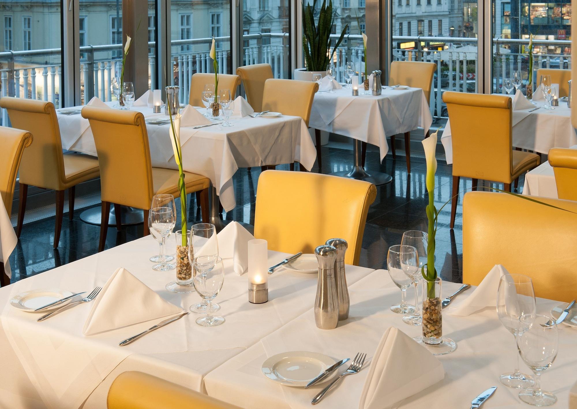 Restaurant Ambassador Hotel