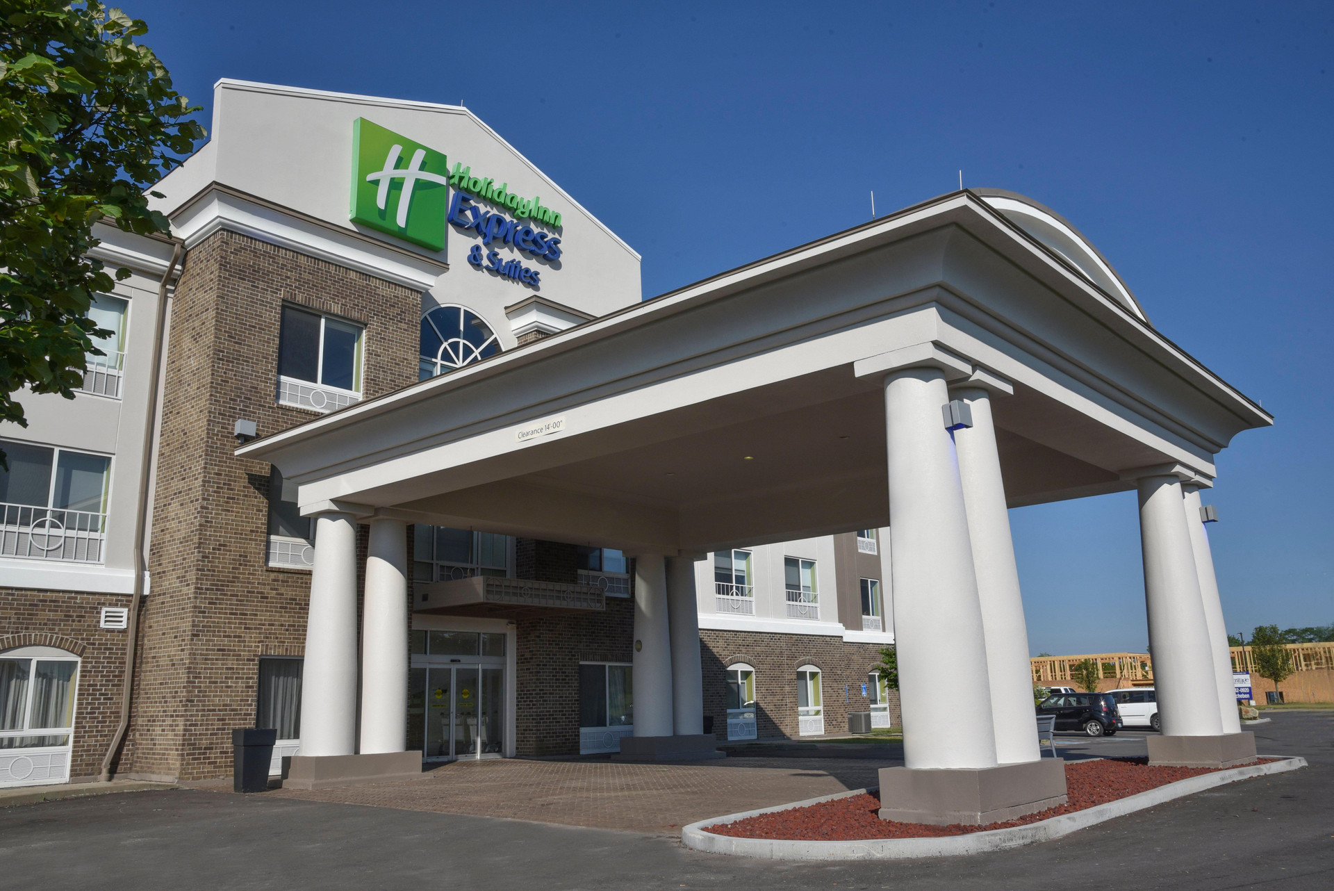 Vista Exterior Holiday Inn Express and Suites Richwood Cincinnati